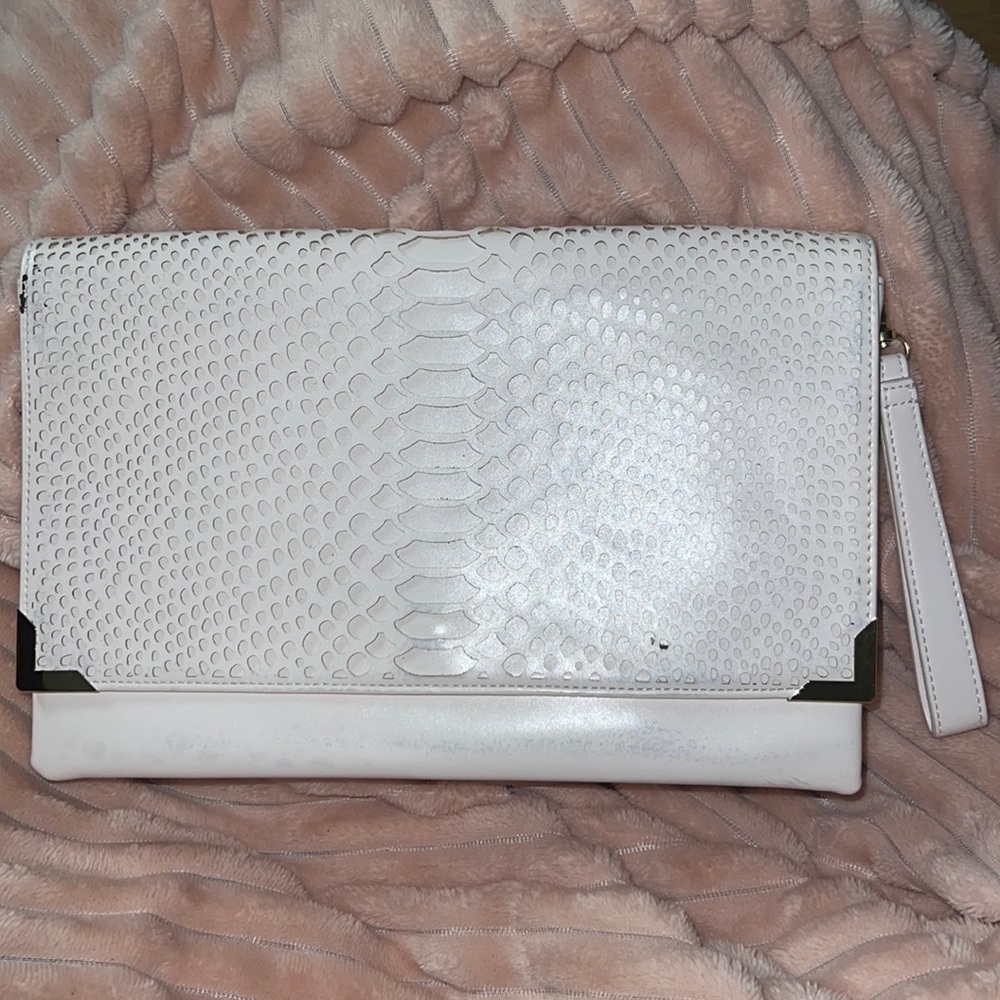 H&M off white XL CLUTCH PURSE w/WRISTLET + FREE GIFT WITH PURCHASE!